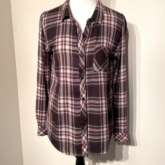 Rails Hunter plaid rayon button down long sleeved top onyx, crimson & white M - Picture 2 of 12